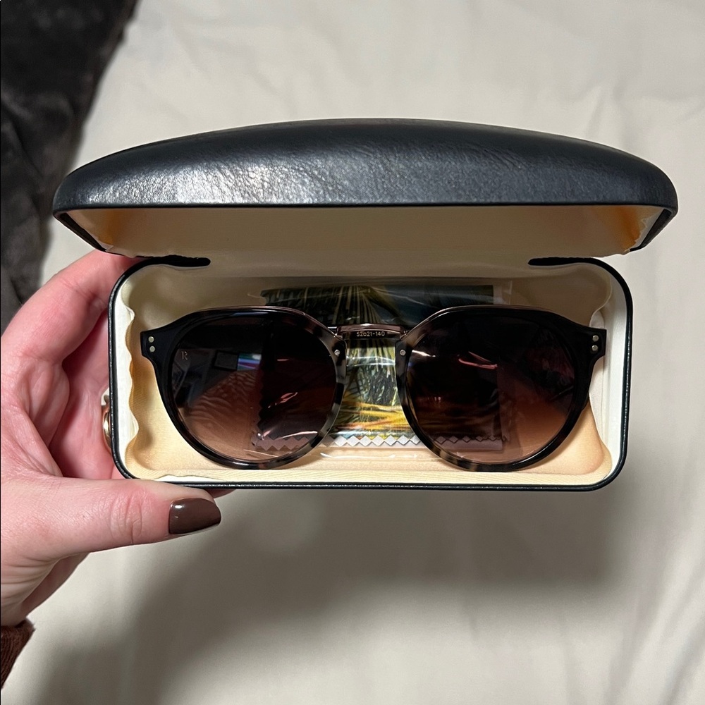 RAEN Womens Remmy Alchemy 52 Sunglasses - Picture 4 of 4